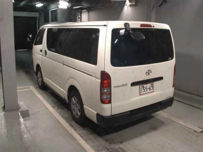 TOYOTA REGIUS VAN