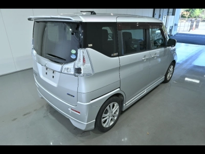 MITSUBISHI DELICA D:2