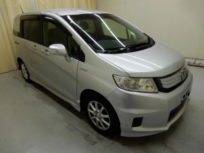 HONDA FREED SPIKE