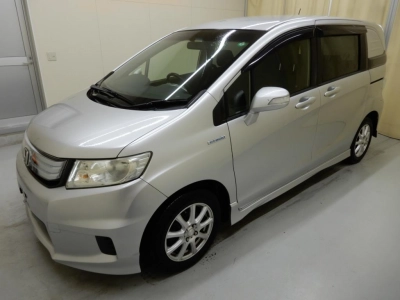 HONDA FREED SPIKE