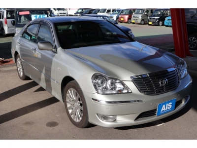 TOYOTA CROWN MAJESTA