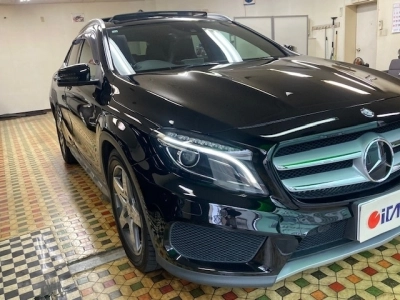 MERCEDES BENZ GLA
