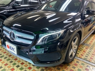 MERCEDES BENZ GLA