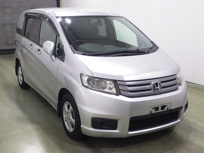 HONDA FREED SPIKE