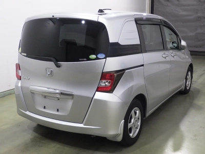 HONDA FREED SPIKE