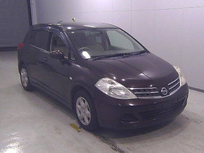 NISSAN TIIDA