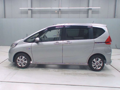 HONDA FREED + HYBRID