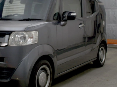 HONDA N-BOX SLASH
