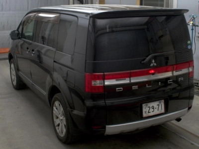 MITSUBISHI DELICA D:5