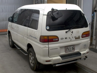 MITSUBISHI DELICA SPACE GEAR
