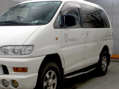 MITSUBISHI DELICA SPACE GEAR