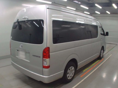 TOYOTA HIACE WAGON