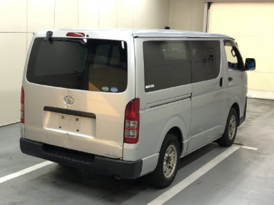 TOYOTA REGIUS ACE