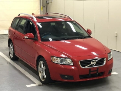 VOLVO V50