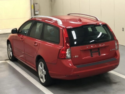 VOLVO V50