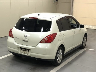 NISSAN TIIDA