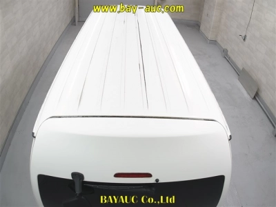 TOYOTA HIACE COMMUTER