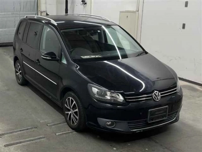 VOLKSWAGEN GOLF TOURAN
