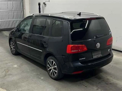VOLKSWAGEN GOLF TOURAN