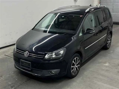 VOLKSWAGEN GOLF TOURAN