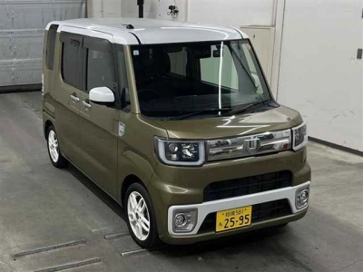 DAIHATSU WAKE
