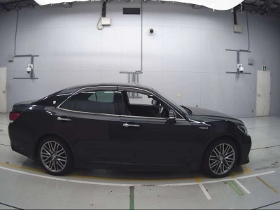 TOYOTA CROWN HYBRID