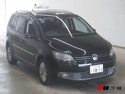 VOLKSWAGEN GOLF TOURAN