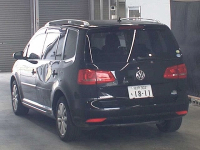 VOLKSWAGEN GOLF TOURAN