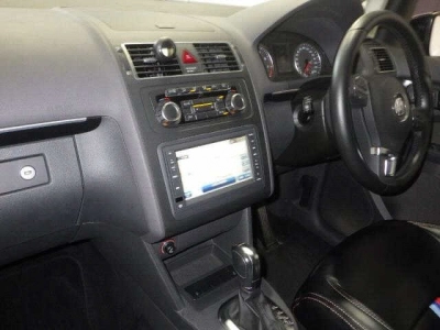 VOLKSWAGEN GOLF TOURAN