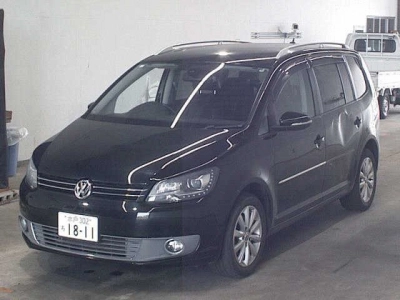 VOLKSWAGEN GOLF TOURAN