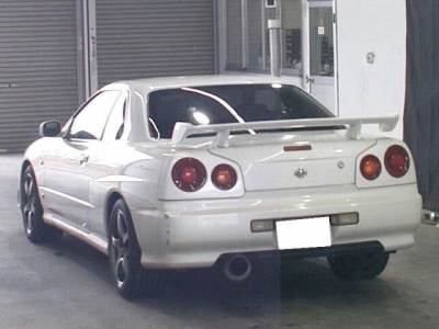 NISSAN SKYLINE