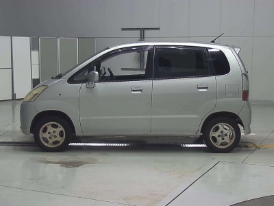 SUZUKI MRWAGON