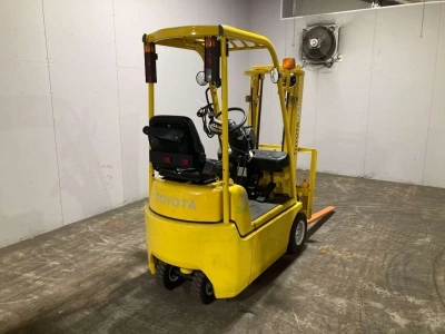 TOYOTA  FORKLIFT 