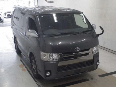 TOYOTA REGIUS VAN