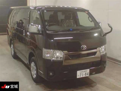 TOYOTA HIACE VAN