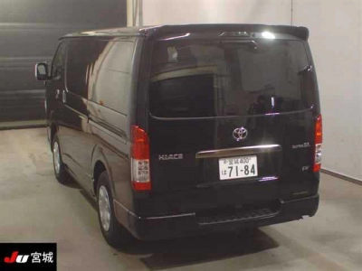 TOYOTA HIACE VAN