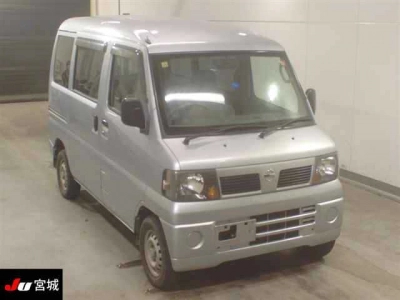 NISSAN CLIPPER VAN
