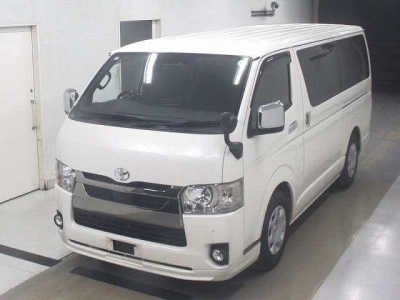TOYOTA HIACE VAN