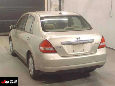 NISSAN TIIDA LATIO