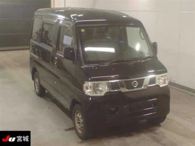 NISSAN CLIPPER VAN