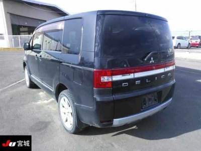 MITSUBISHI DELICA D:5