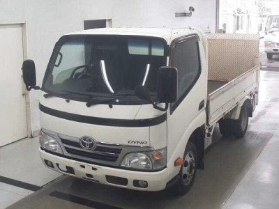 TOYOTA DYNA