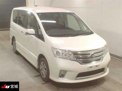 NISSAN SERENA