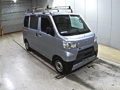 TOYOTA PIXIS VAN