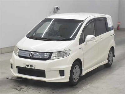 HONDA FREED SPIKE HYBRID