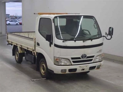 TOYOTA DYNA