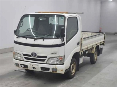TOYOTA DYNA