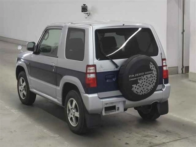MITSUBISHI PAJERO MINI