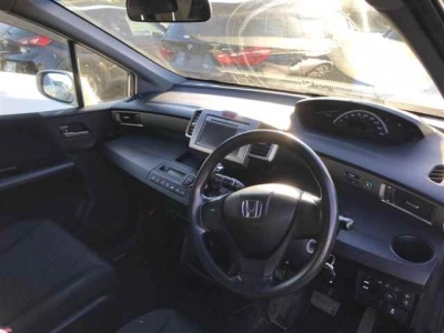 HONDA FREED SPIKE