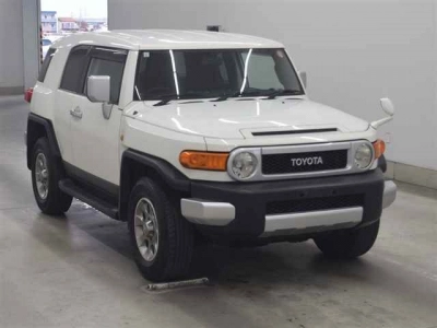 TOYOTA FJ CRUISER